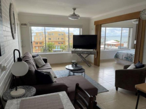 9 of 9 Warley Ave, Cowes